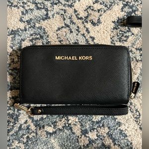 Michael kors black Wrislet